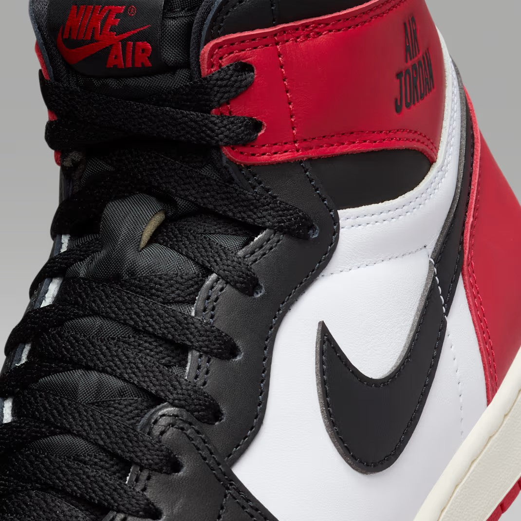Air Jordan 1 Retro High OG "Black Toe"