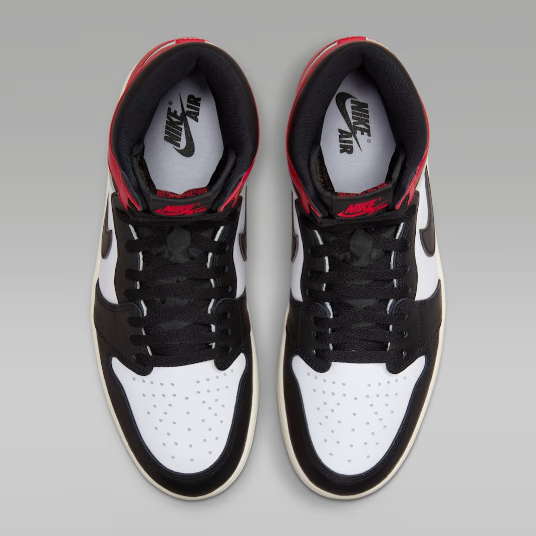 Air Jordan 1 Retro High OG "Black Toe"