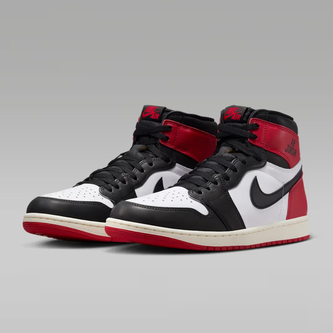 Air Jordan 1 Retro High OG "Black Toe"